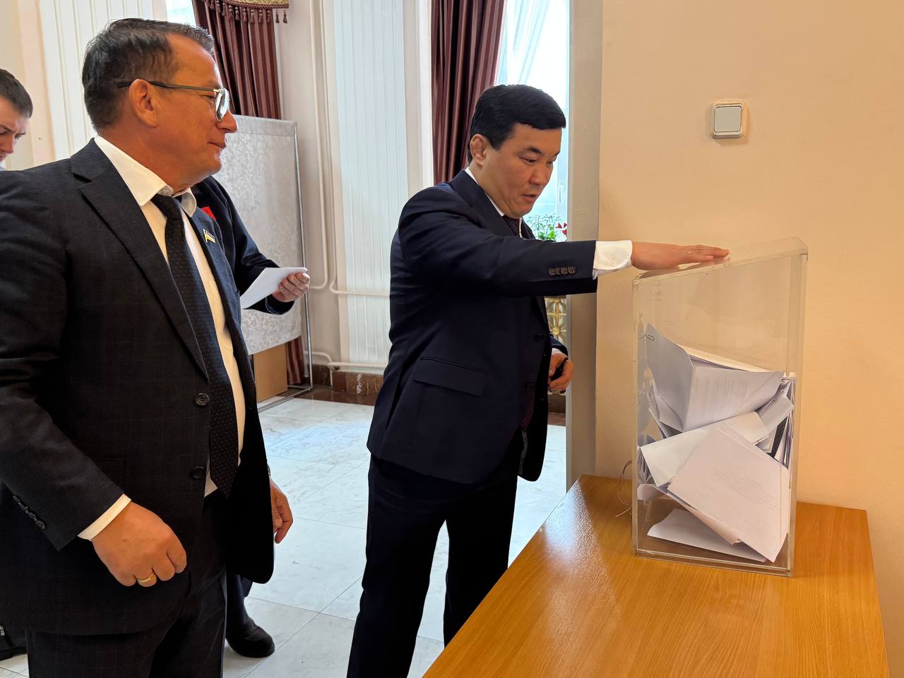 Сегодня на очередной 16-й сессии Народного Хурала Республики Бурятия седьмого созыва депутаты рассмотрели кадровый вопрос о согласовании кандидатуры на должность заместителя Председателя Правительства региона Сегодня на очередной 16-й сессии Народного Хурала Республики Бурятия седьмого созыва депутаты рассмотрели кадровый вопрос о согласовании кандидатуры на должность заместителя Председателя Правительства региона