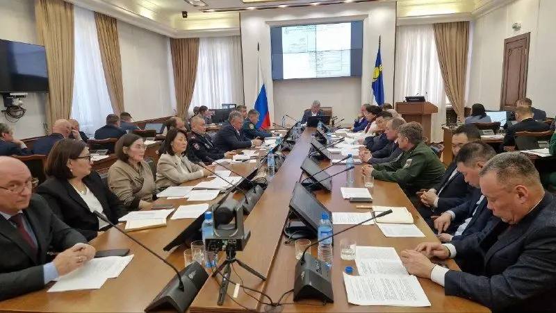 Алексей Цыденов: Подготовка к паводковому и пожароопасному сезонам у нас в республике вступила в активную фазу, провели со всеми ведомствами, с главами районов большое совещание по готовности Алексей Цыденов: Подготовка к паводковому и пожароопасному сезонам у нас в республике вступила в активную фазу, провели со всеми ведомствами, с главами районов большое совещание по готовности