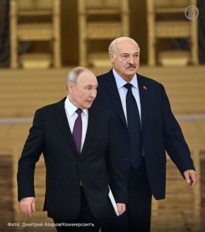 Просто надо, чтобы одна граница была открыта, а другая закрыта