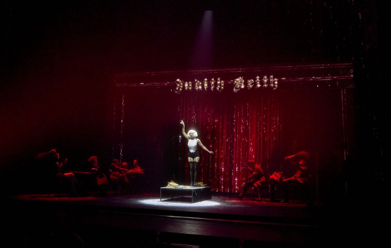 Никита Михалков: Дорогие друзья!. 17, 18 марта и 18, 19 апреля «Мастерская "12"» представит спектакль «Перед рассветом» на сцене нашего театра на Поварской улице Никита Михалков: Дорогие друзья!. 17, 18 марта и 18, 19 апреля «Мастерская "12"» представит спектакль «Перед рассветом» на сцене нашего театра на Поварской улице