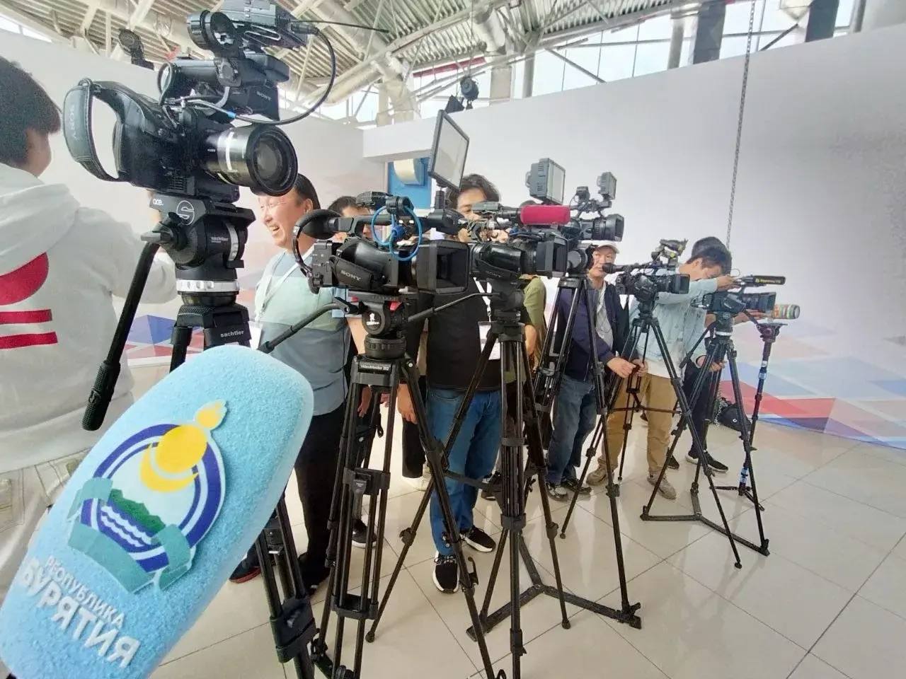 Алексей Цыденов: Сегодня законодательно утвердили звание «Заслуженный работник средств массовой информации Республики Бурятия» Алексей Цыденов: Сегодня законодательно утвердили звание «Заслуженный работник средств массовой информации Республики Бурятия»