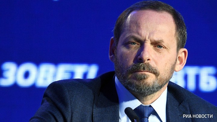 Сооснователь "Яндекса" Аркадий Волож отказался от российского гражданства, сообщает Bloomberg со ссылкой на источники
