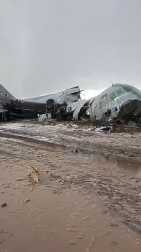 Самолет ВВС Боливии упал на шоссе в городе Эль-Альто, пишет El Deber