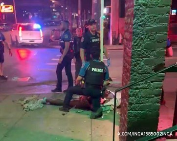 Три человека погибли, 13 ранены в результате стрельбы в американском городе Остин в США, сообщает телеканал KXAN со ссылкой на начальника службы скорой помощи