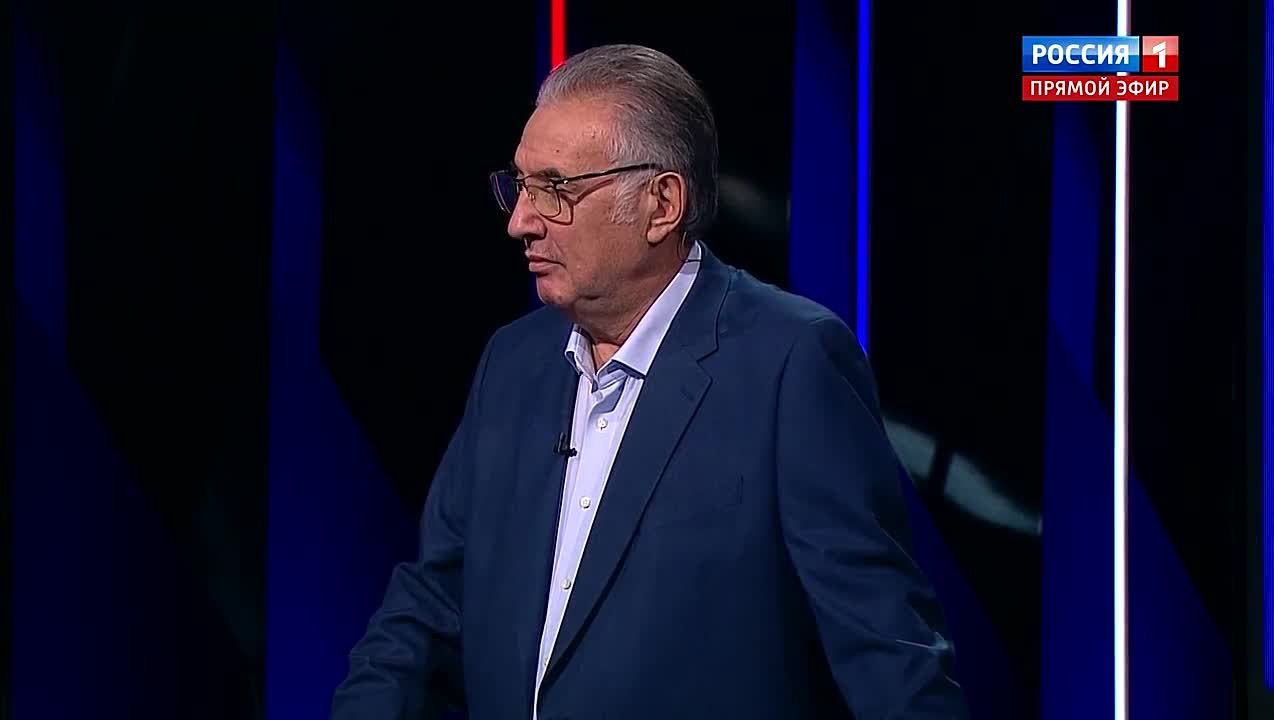 Есть два варианта развития событий вокруг Ирана, считает председатель комитета Госдумы по контролю, представитель фракции "Единая Россия", профессор РЭУ им. Г. В. Плеханова Олег Морозов