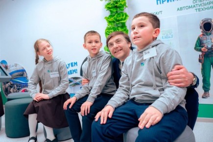 Сергей Кравцов поздравил педагогов, учителей, воспитателей, преподавателей с Днем наставника