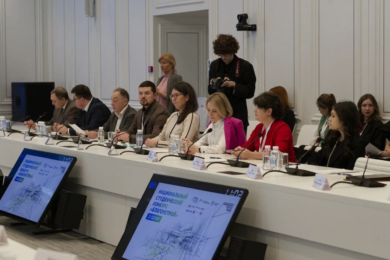 Министр строительства и ЖКХ РФ Ирек Файзуллин открыл финал второго сезона Национального студенческого конкурса «Благоустрой!» Министр строительства и ЖКХ РФ Ирек Файзуллин открыл финал второго сезона Национального студенческого конкурса «Благоустрой!»
