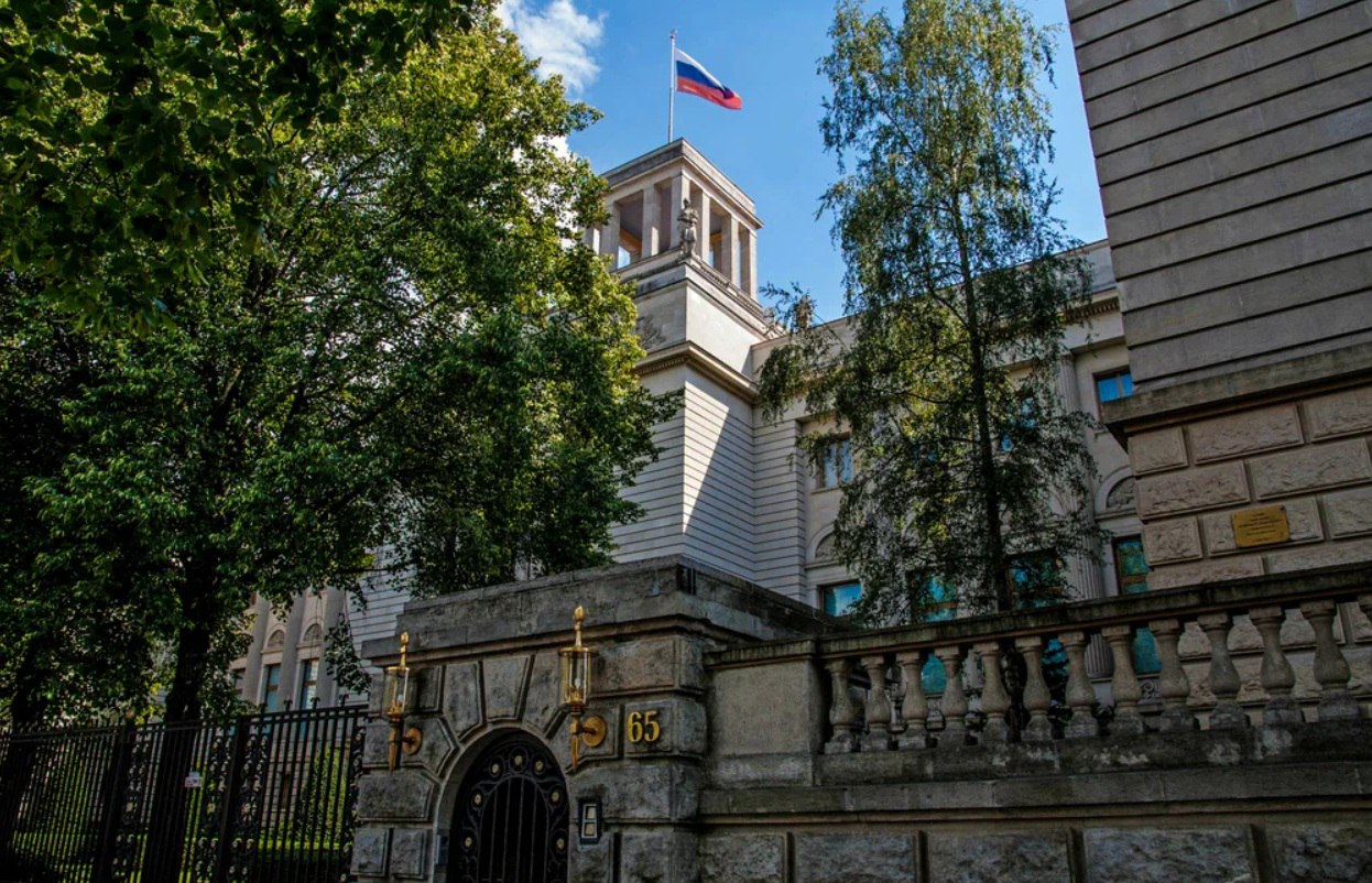 Немецкие банки начали закрывать счета россиян из-за паспорта РФ