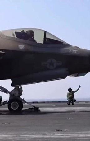 Пока Иран хоронит своих детей, официальный аккаунт администрации Трампа веселится и публикует видео с кадрами ударов по Ирану под зажигательную "Макарену"