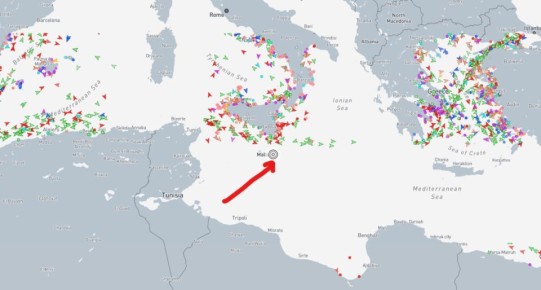 Российский танкер для перевозки сжиженного природного газа «Арктический Метагаз» загорелся в Средиземном море, судьба его экипажа неизвестна, сообщает Reuters со ссылкой на источники в сфере судоходства и морской безопасности