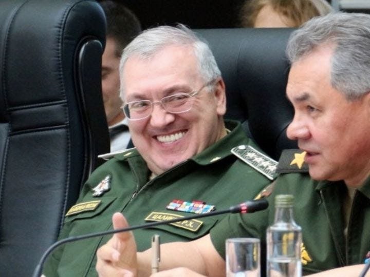 Следствие устанавливает причастность бывшего первого замминистра обороны Руслана Цаликова к ещё целому ряду коррупционных преступлений, сообщил «Коммерсантъ»