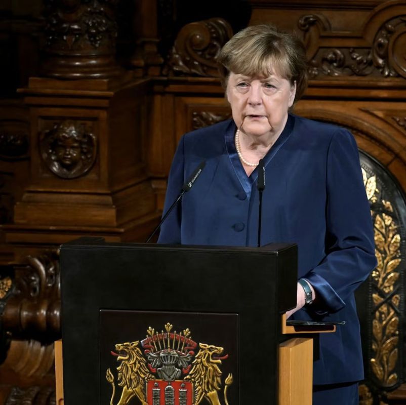 Меркель вспомнила о русских