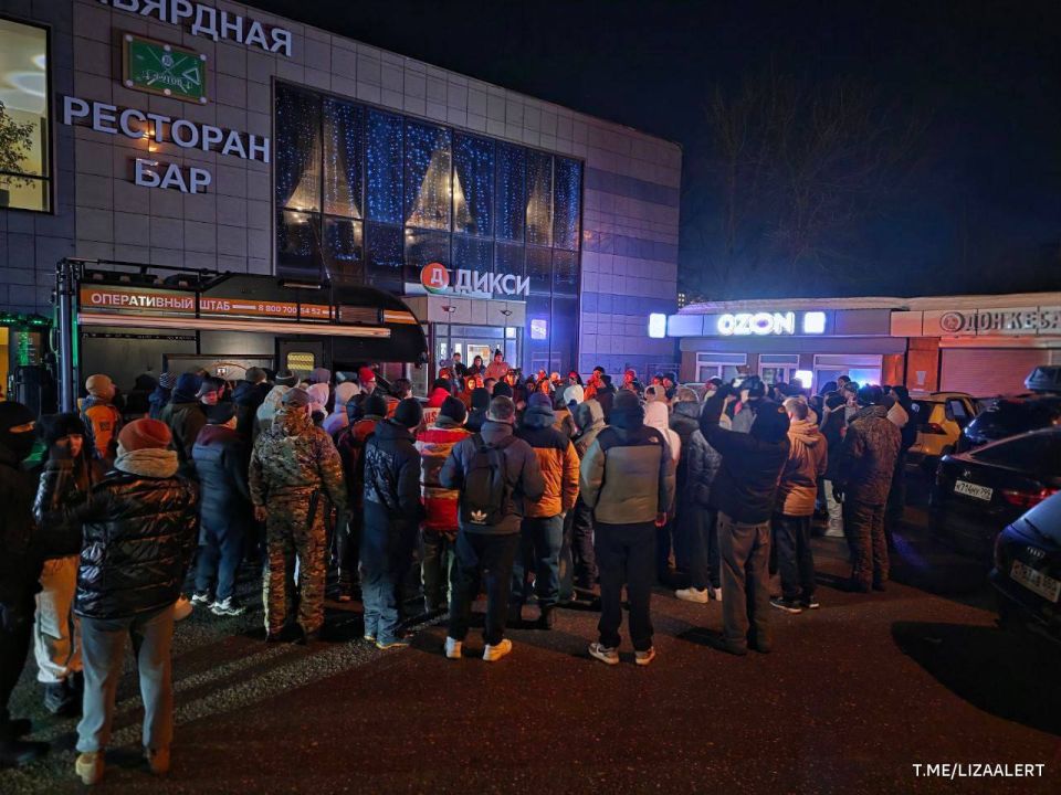 Два мальчика 12 лет и девочка 13 лет пропали в Звенигороде Московской области, сообщает официальный Telegram-канал поисково-спасательного отряда "ЛизаАлерт"