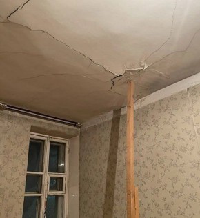 В Улан-Удэ «управляшка» получила нагоняй из-за опасного потолка в квартире