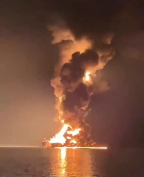 Иран уничтожил американский танкер около Шарджи