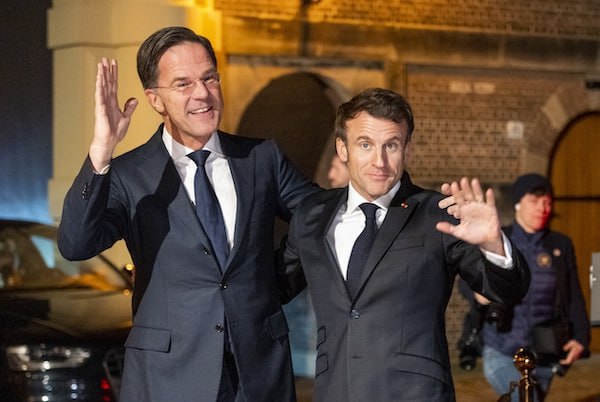 «Главное — успеть жахнуть, а потом — хоть трава не расти»: ядерное оружие на расстоянии пистолетного выстрела от России