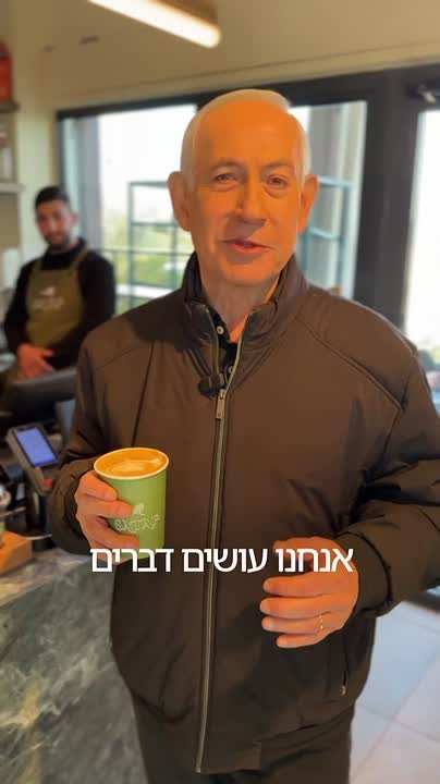 "Пять у меня пальцев, пять!": Нетаньяху опроверг версию о том, что он шестипалый плод фантазии ИИ