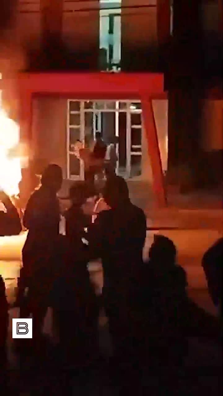 Недовольные из-за отключений электроэнергии кубинцы начали массово выходить на улицы провинции Сьего-де-Авила, сообщают местные СМИ